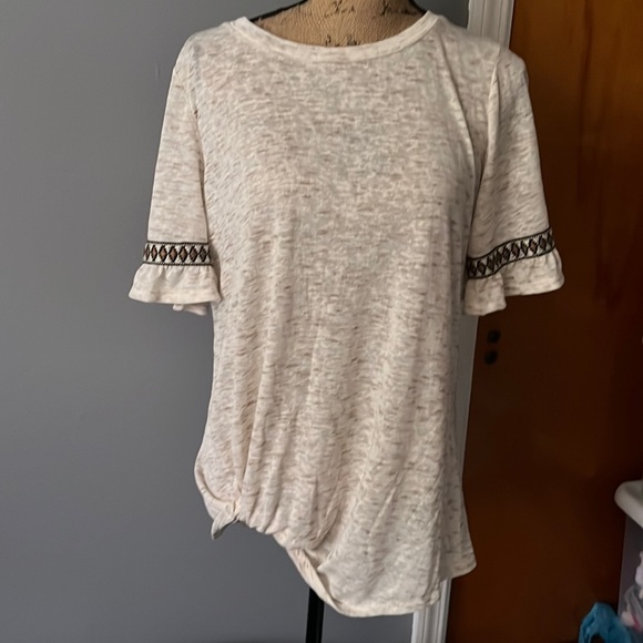 Apt. 9 Tops - Boutique Apt.9 Cream & Tan Mixed Colors with Printed Sleeves & Tie Knot Size L